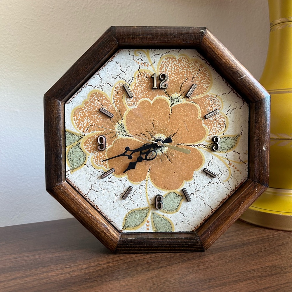 Vintage Floral Ceramic Tile Wall Clock